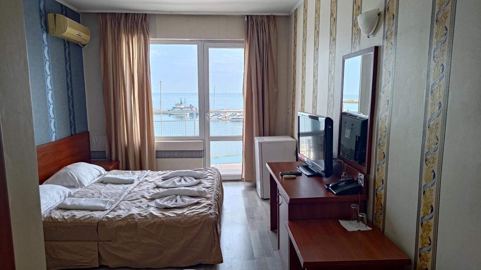 Lotos Hotel 巴尔奇克 外观 照片