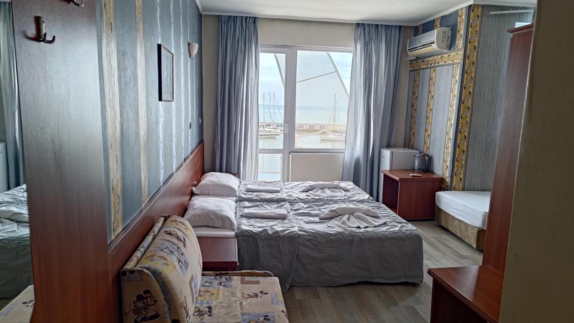 Lotos Hotel 巴尔奇克 外观 照片